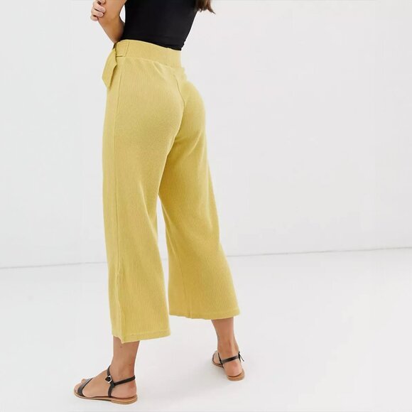 NWT ASOS Wide Leg Ribbed Yellow Pants with Buckled Belt - Size 8 - Picture 2 of 8